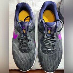 Nike Flex Experience Run, Size 10W